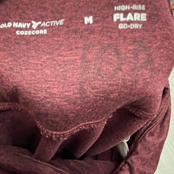 Old Navy Active Cozecore Flaire High Rise Sz Medium Burgundy High-Waisted Pants - Picture 9 of 9